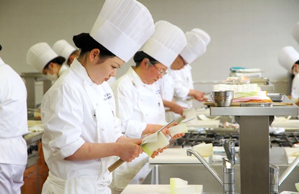 Đặc định đầu Nhật, N2, Tokyo, Phụ bếp, 1 người, Tăng ca