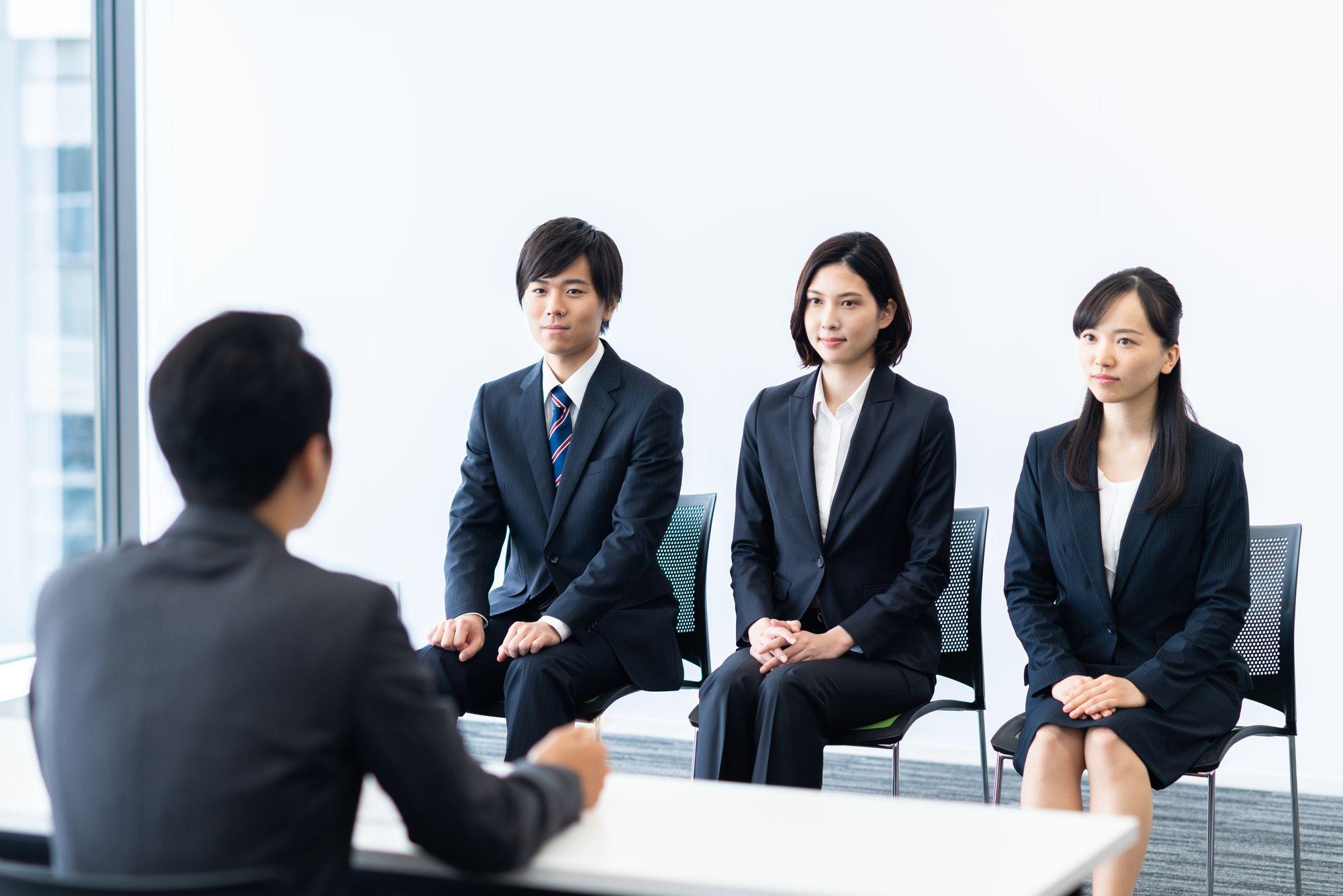 Trang phục phỏng vấn tại Nhật Bản - Mặc thế nào để gây ấn tượng?